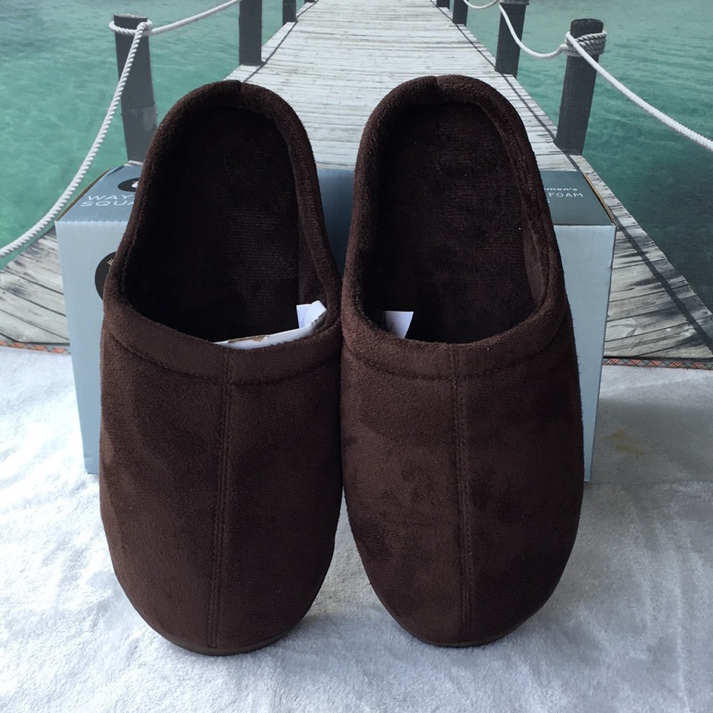 Unisex memory foam slippers